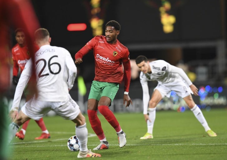 KV Oostende pakt eerste zege in zes matchen (2-1) tegen Eupen en blijft weg uit degradatiezone