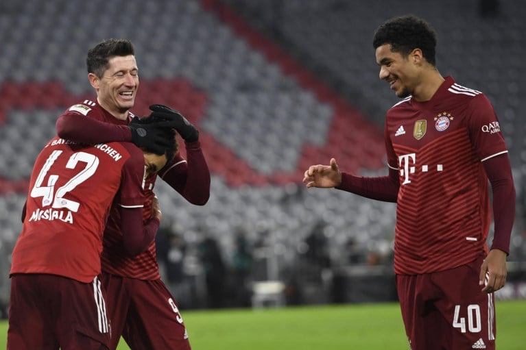 Van kwaad naar erger voor Wolfsburg: Bayern München smeert Aster Vranckx en co negende nederlaag op rij aan