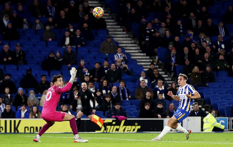 Leandro Trossard zet Brighton met knappe lob op weg naar zege tegen Brentford