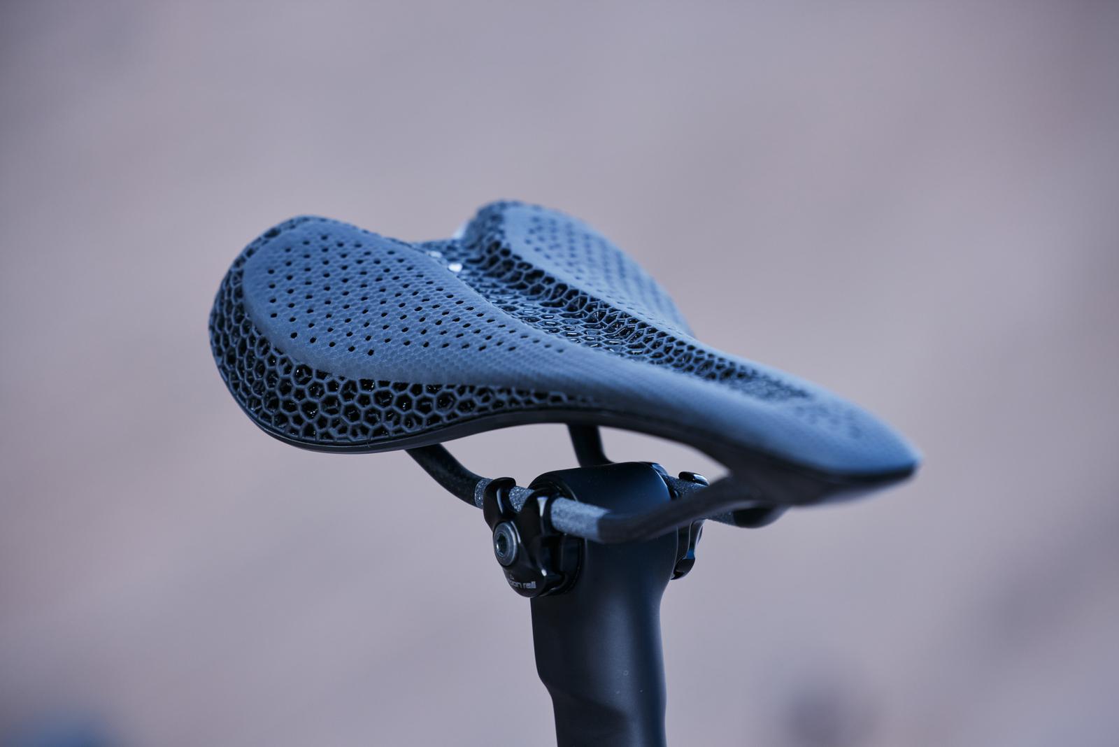 Wat een pareltje: Quick-Step Alpha Vinyl steekt peperdure Specialized-fiets  in nieuw jasje | Het Nieuwsblad Mobile