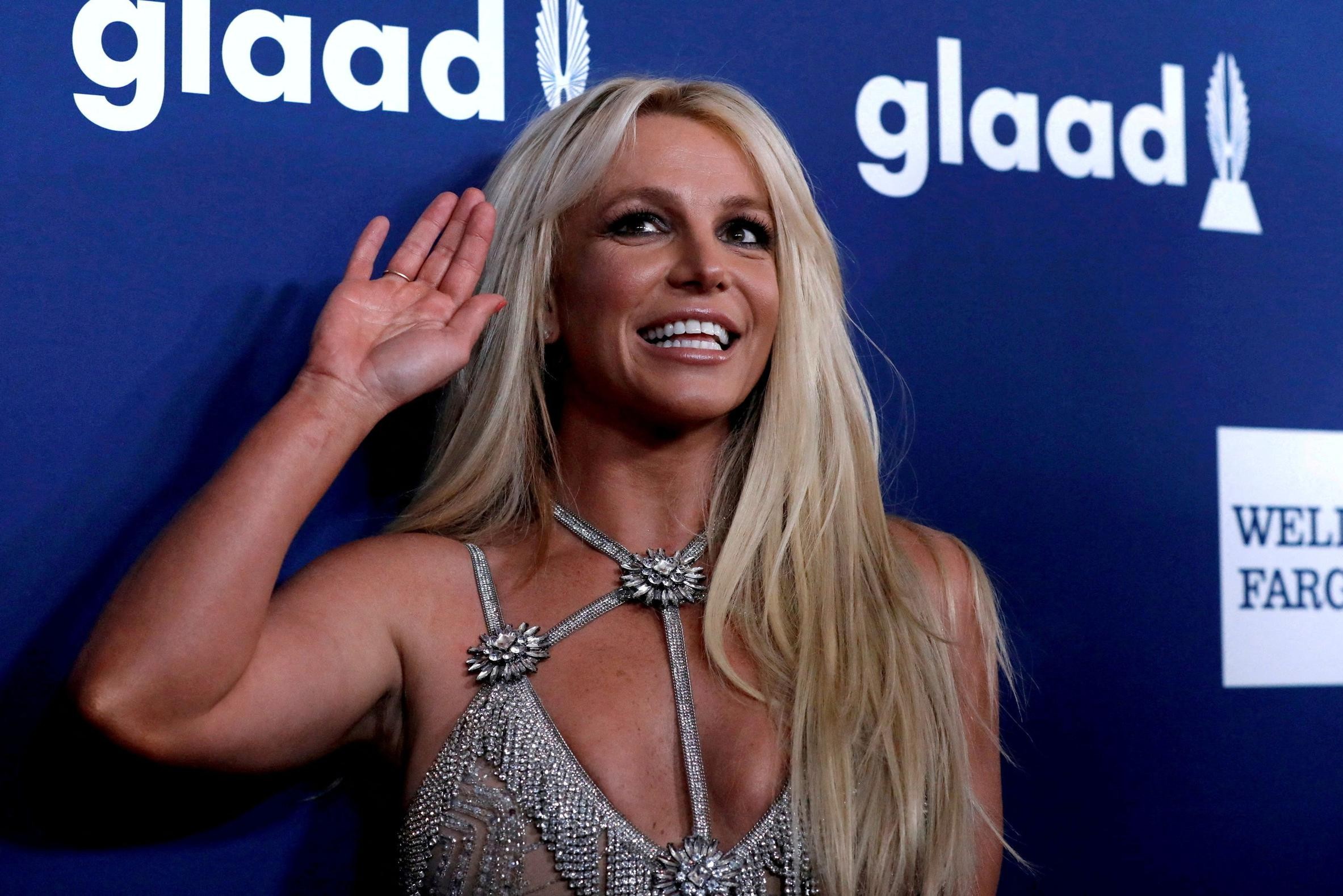 britney-spears-goes-naked-again-on-instagram-and-isn-t-interested-in