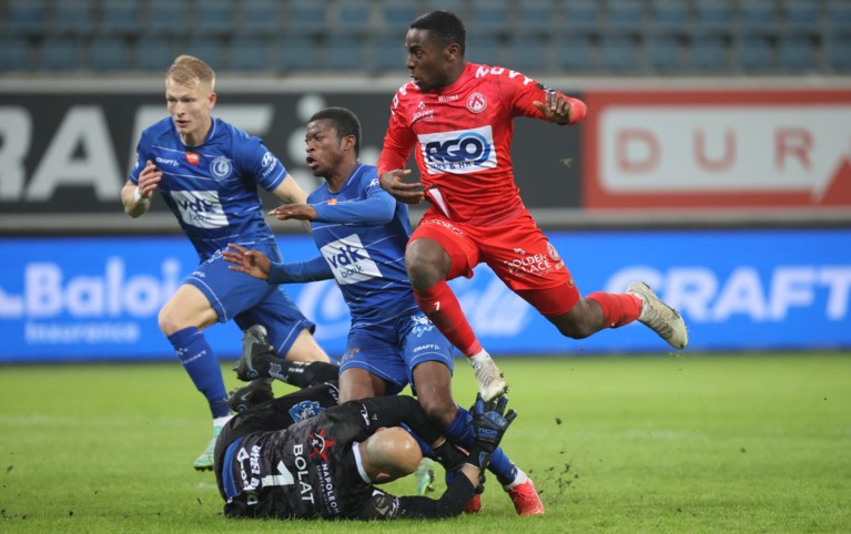 AA Gent laat verdiende overwinning tegen KV Kortrijk in extremis uit handen glippen