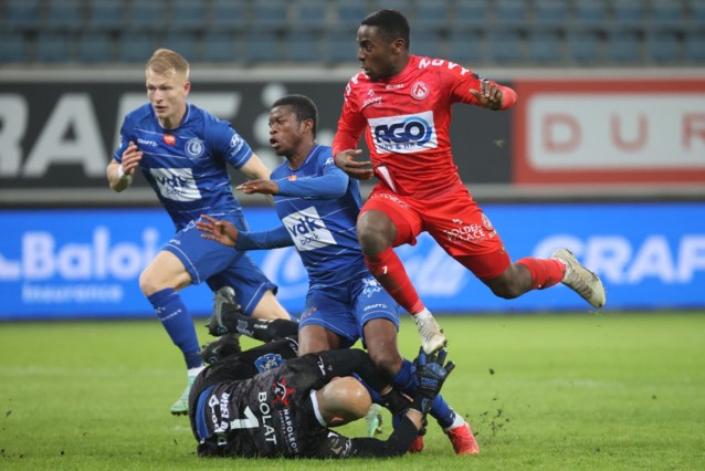 AA Gent laat verdiende overwinning tegen KV Kortrijk in extremis uit handen glippen