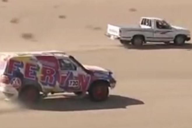 Koen Wauters suddenly passed by a local pick-up during the Dakar Classic, but that has a reason