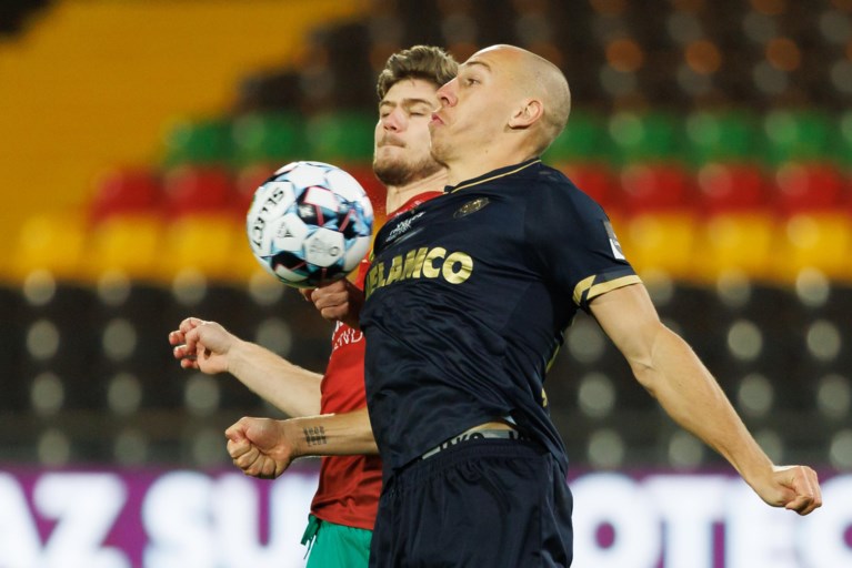 KV Oostende verliest eerste wedstrijd zonder Blessin met 1-2 van volwassen Antwerp