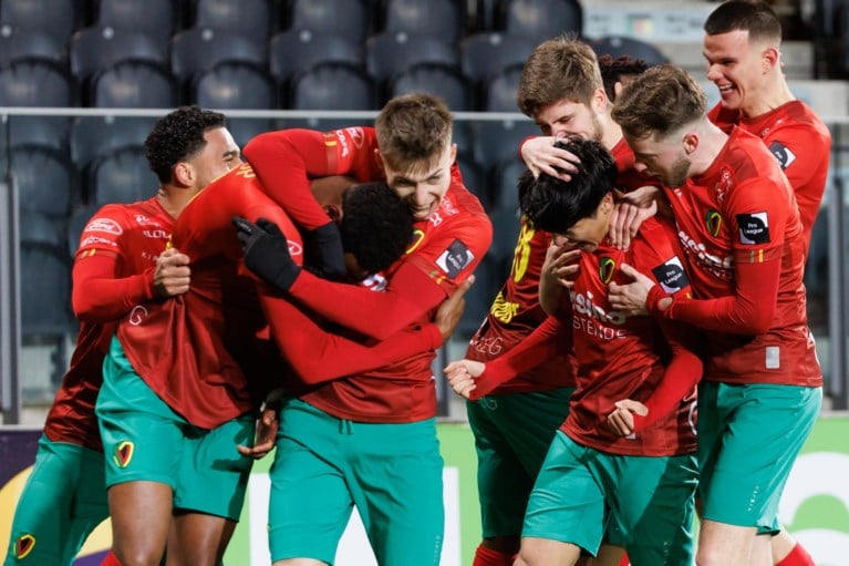 KV Oostende perde la prima partita senza Plessin con 1-2 da Antwerp Seniors