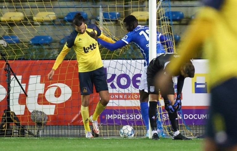 Union loopt opnieuw uit op Club Brugge na dolle slotfase tegen Genk: Vanzeir zorgt met discutabele penalty in 100ste minuut voor winst