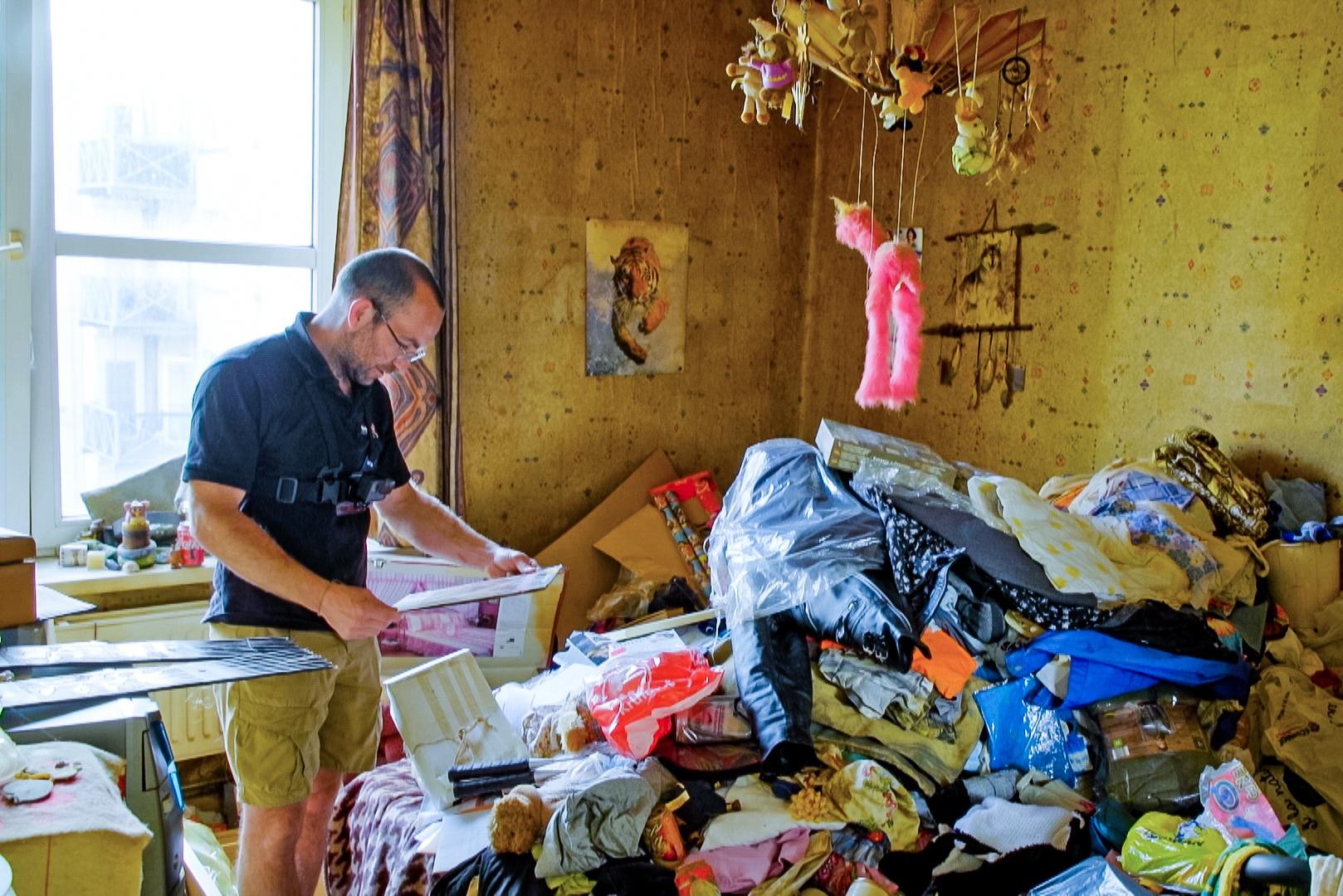 Children’s clothing betrays personal drama in neglected apartment in ‘The dirtiest job in Flanders’