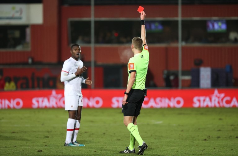 Antwerp sleept met tien man en owngoal in blessuretijd de zege uit de brand tegen Seraing
