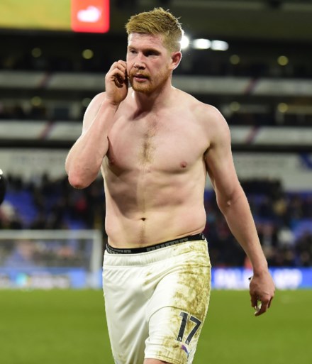 Man City morst met de punten in titelstrijd, Kevin De Bruyne treft de paal (en zorgt achteraf voor vertederend moment)
