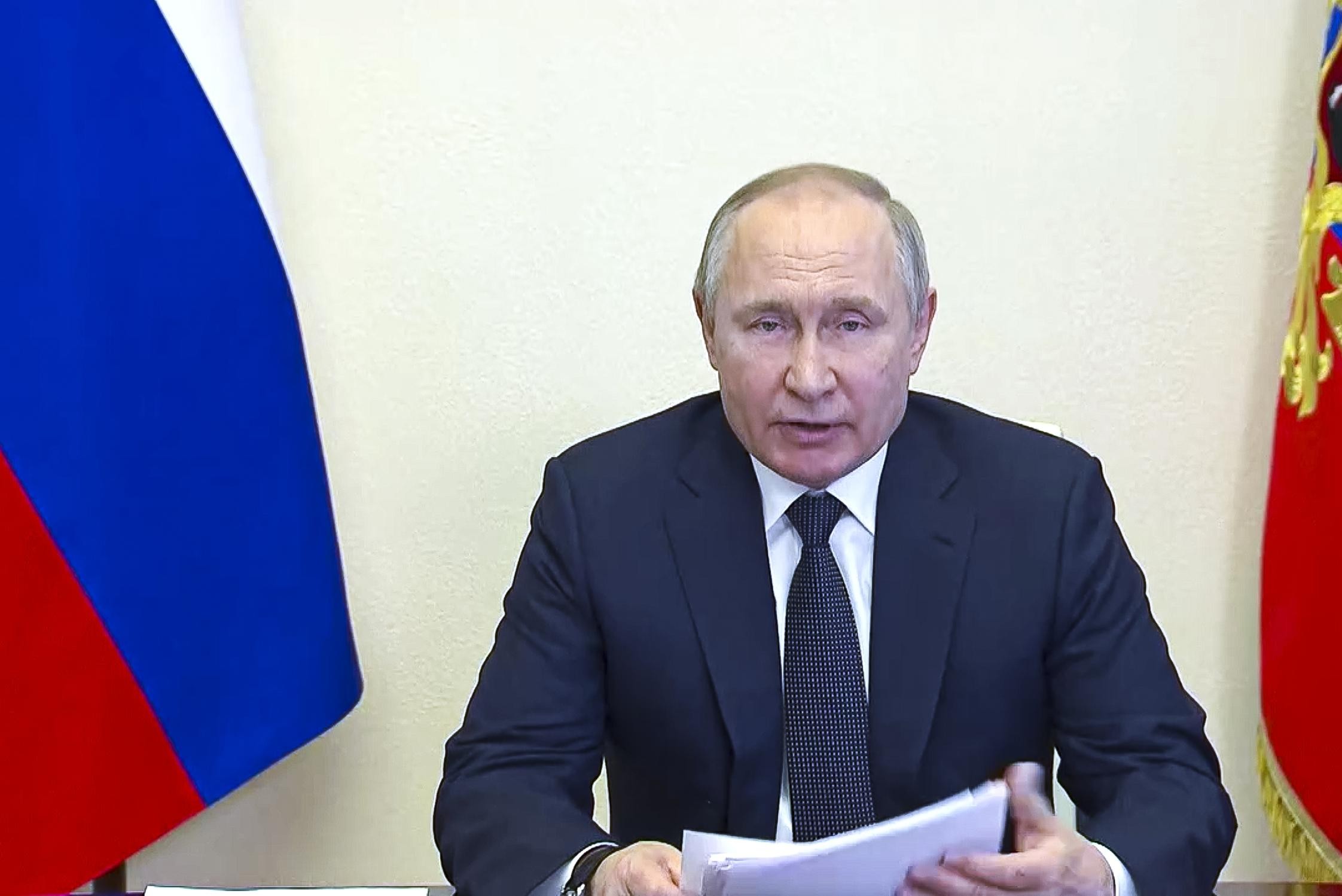 Президент Владимир Путин предостерегает россиян от прозападных «предателей»: «Необходимо самоочищение нашего общества»
