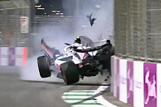 Mick Schumacher ‘in buona forma’ dopo un grave incidente durante le qualifiche in Arabia Saudita