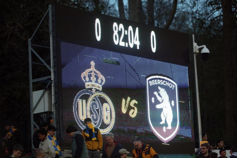 Supportersgeweld ontsiert Union-Beerschot: wedstrijd definitief gestaakt, leider mag hopen op drie punten ondanks 0-0