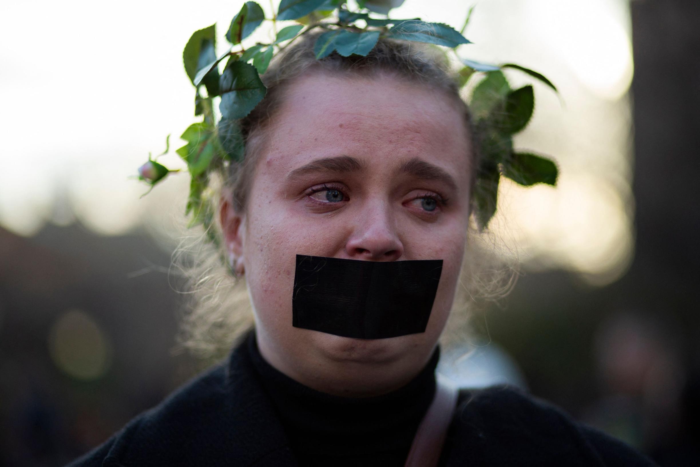 Verkrachting als oorlogswapen “Ze zeiden dat ze hen zouden verkrachten tot ze nooit nog seks zouden willen en geen Oekraïense kinderen meer zouden baren” Het Nieuwsblad Mobile Volwassen Foto Hq