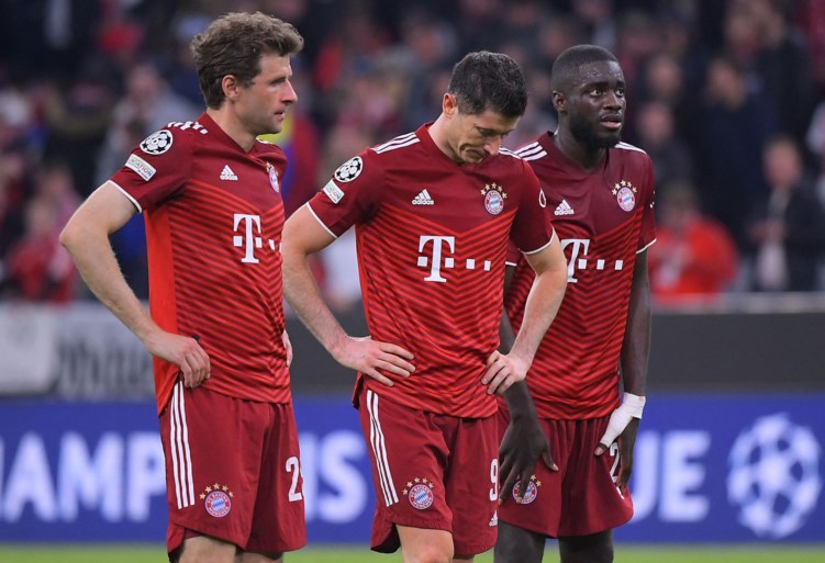 Reuzendoder velt nu ook Rekordmeister: Villarreal schakelt Bayern uit
