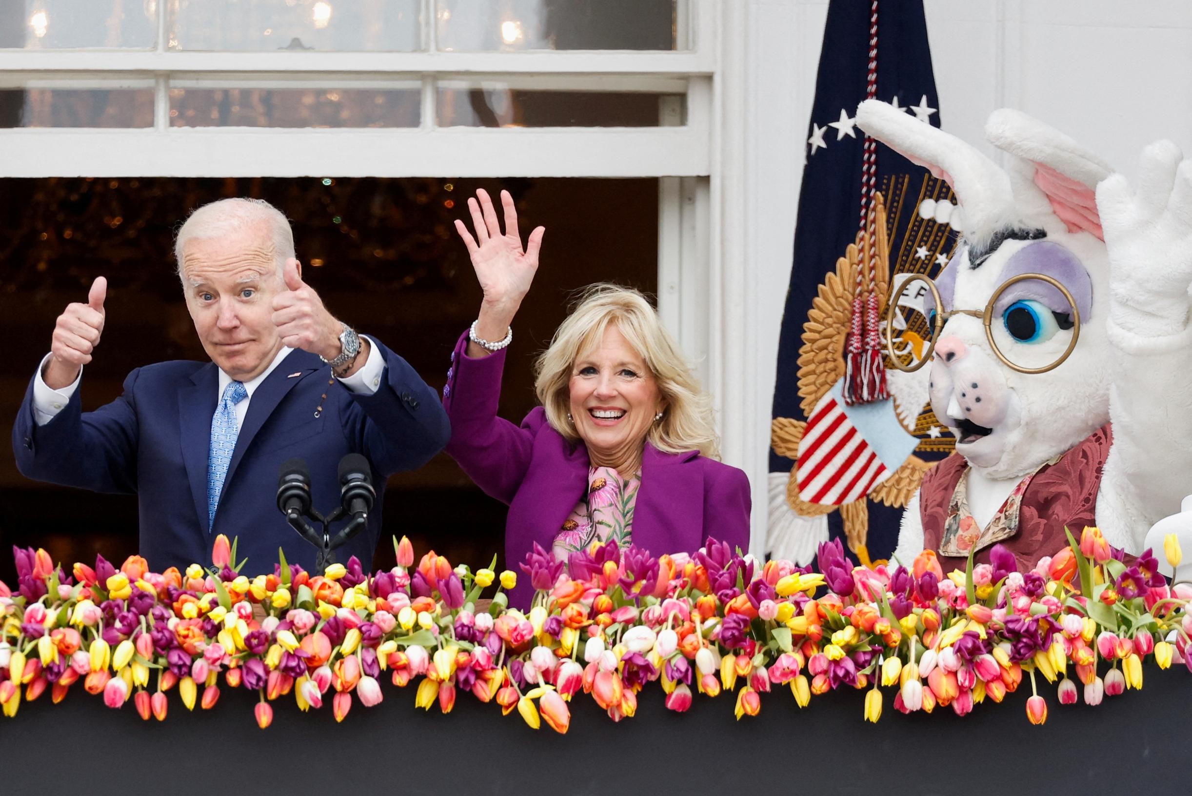 Biden receives children in White House yard for Easter egg rolls for the first time