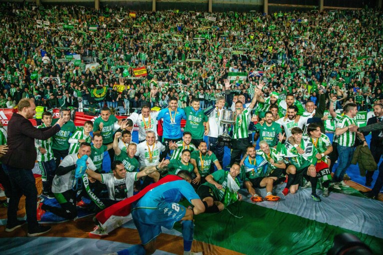 Sprookje in Spanje: afscheidnemende Joaquin (40) wint met Real Betis na 17 jaar opnieuw Copa del Rey