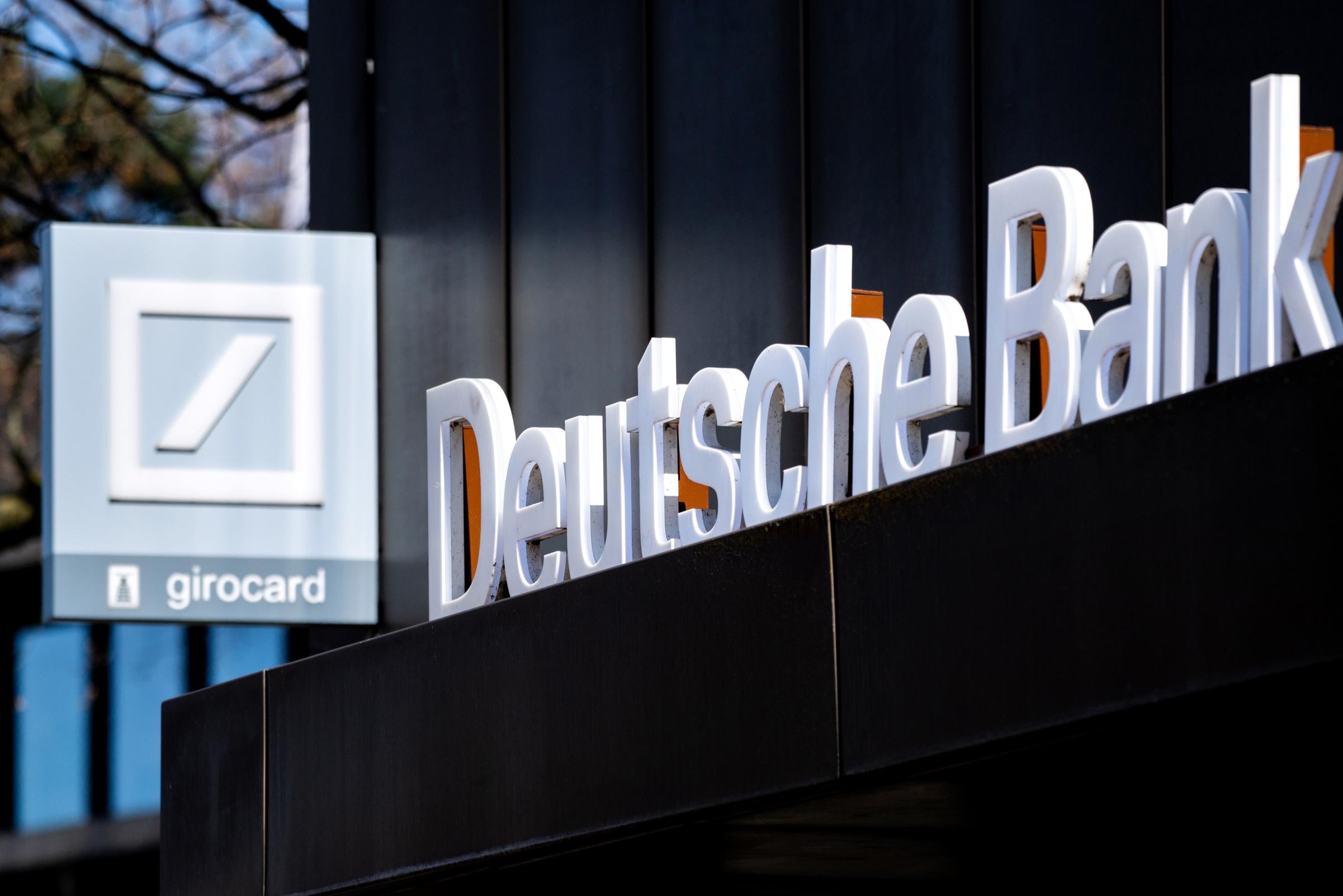 House searches at Deutsche Bank in money laundering investigation