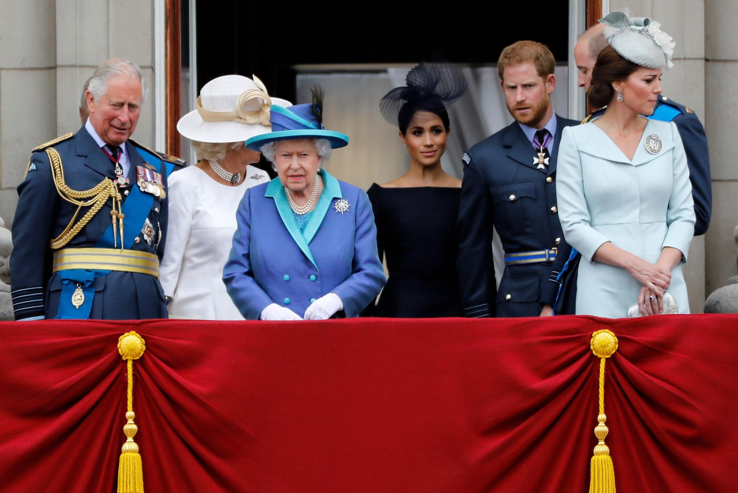 ‘A strategic move’: that’s why the Queen keeps her son and grandson from the balcony of Buckingham Palace