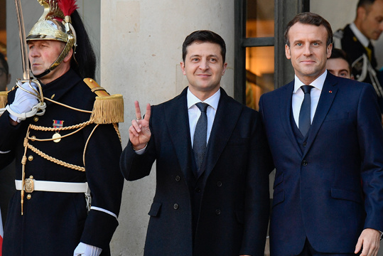 Macron e Zelensky discutono sulle concessioni a Putin