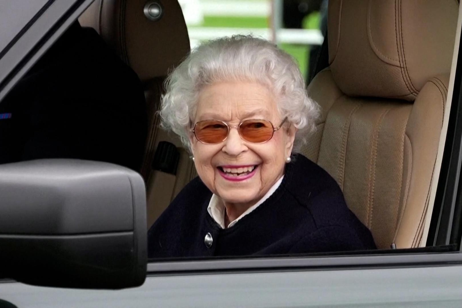 Queen Elizabeth reappears in public after a long absence