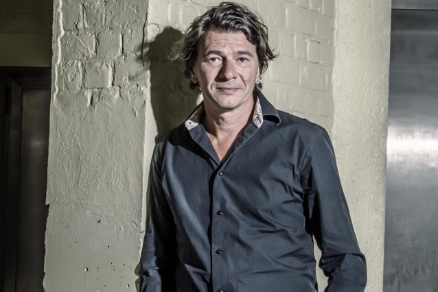 RECENSIE. ‘Hebben en zijn’ van Dimitri Verhulst: Afkicken van het leven