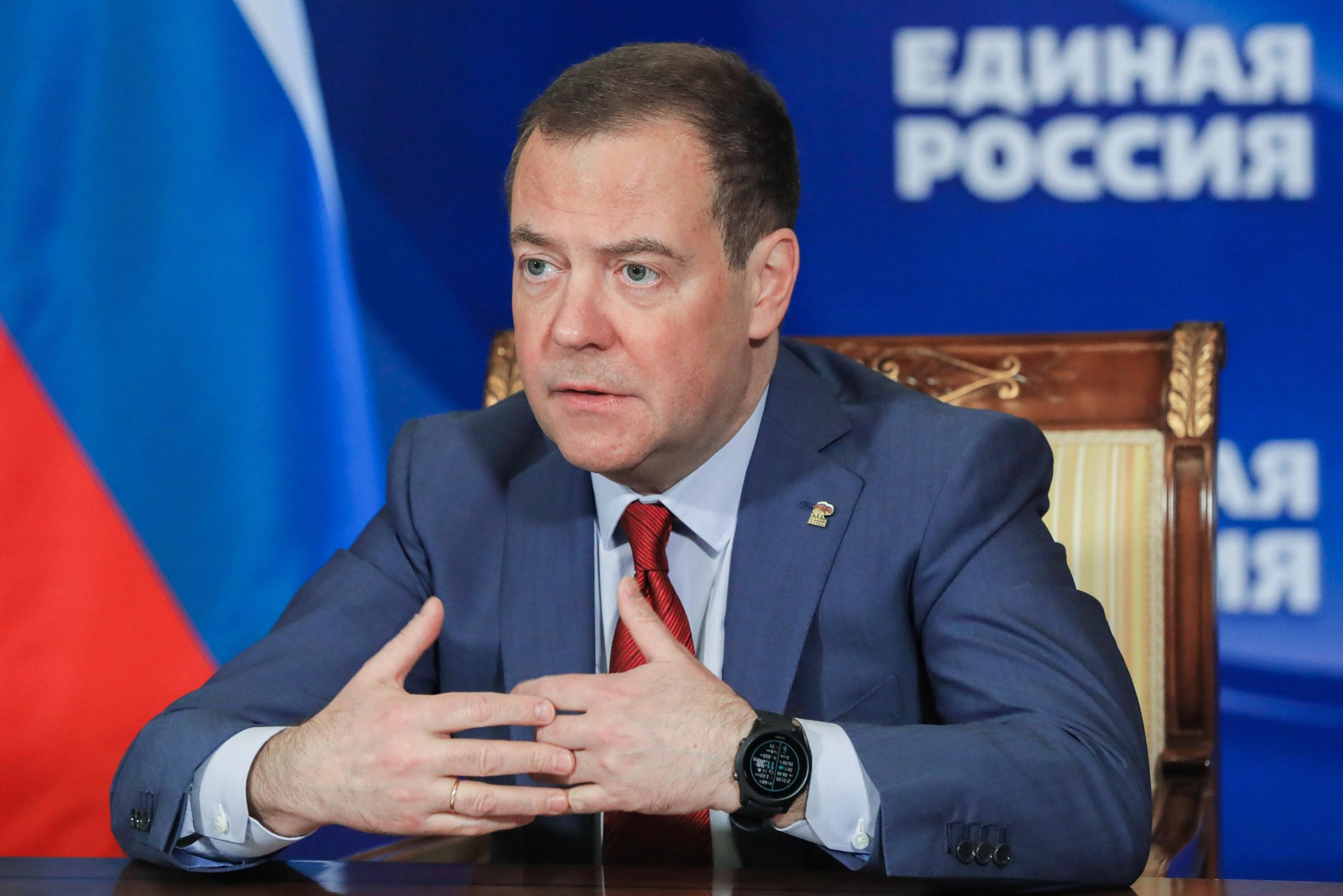Экс-президент России Дмитрий Медведев поставил под сомнение выживание Украины