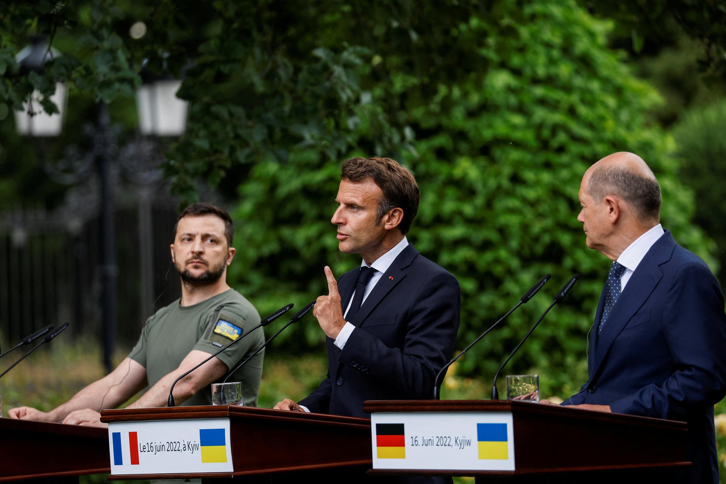 Francia, Germania e Italia concedono immediatamente all’Ucraina l’adesione all’Unione Europea