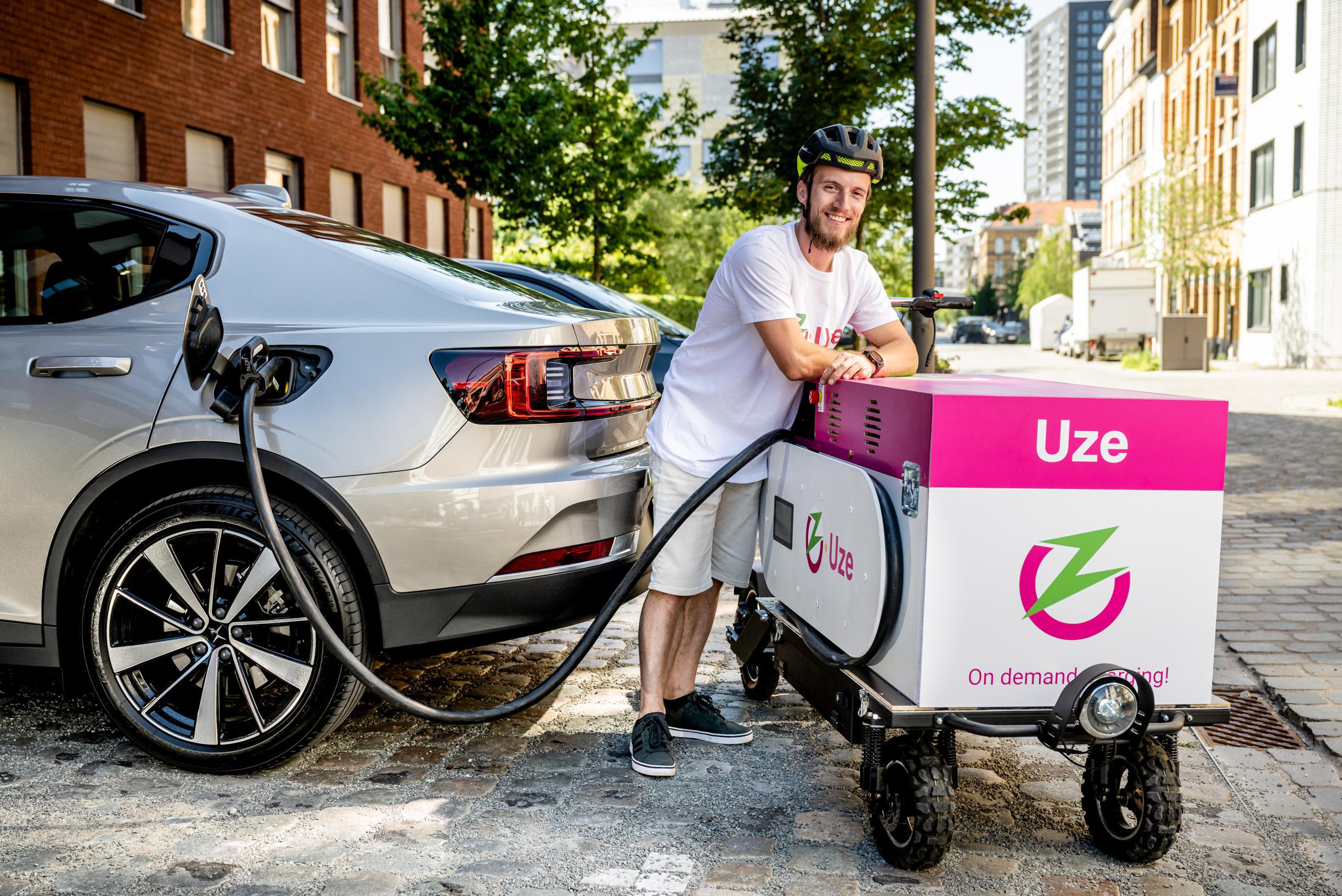 What if the charging station can come to your electric car?  “After 30 minutes you can drive 200 kilometers again”