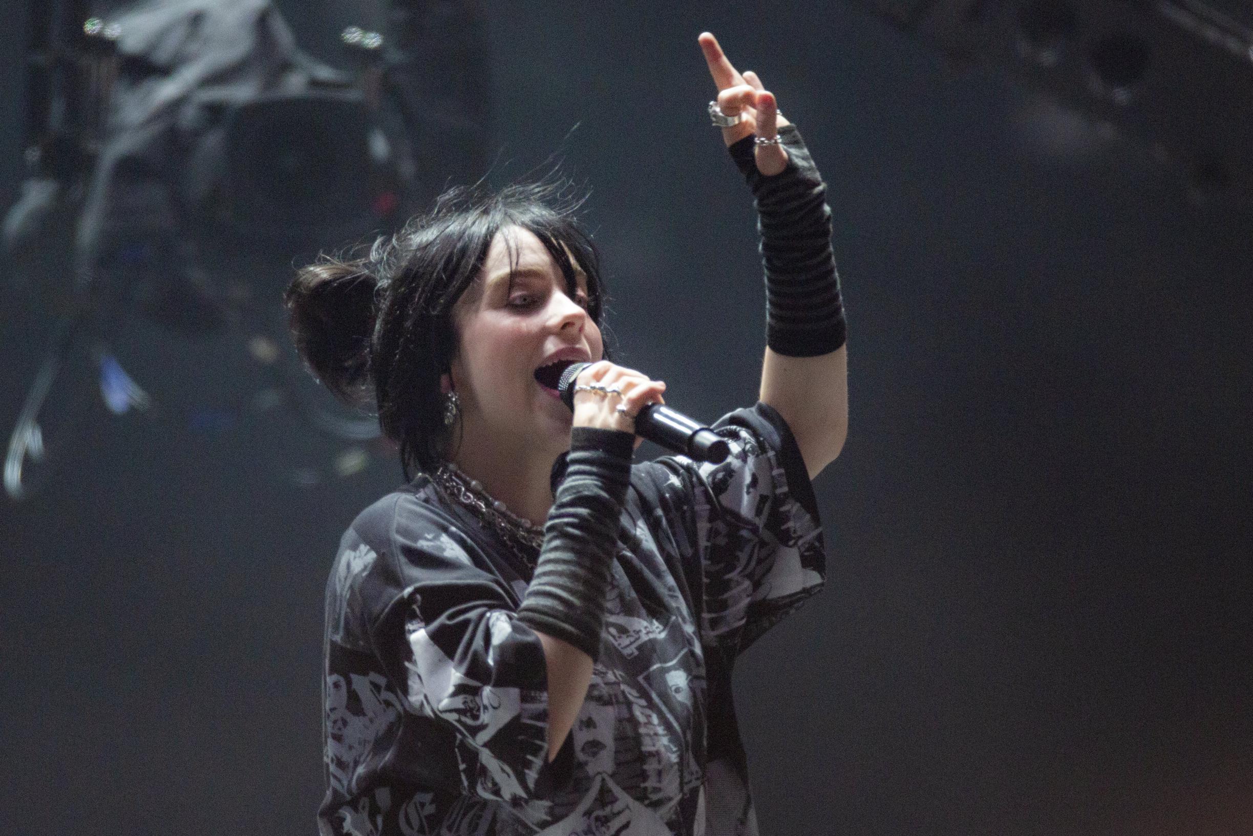 Billie Eilish adored in a deafening Sportpaleis: golden calling card of the phenomenon