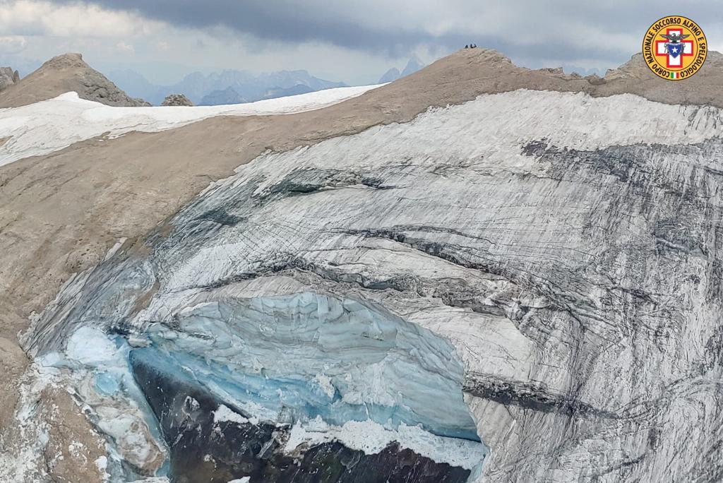 Almeno sei morti dopo il crollo dei ghiacciai in Italia: ‘Gli sport di montagna stanno diventando sempre più imprevedibili a causa del riscaldamento globale’