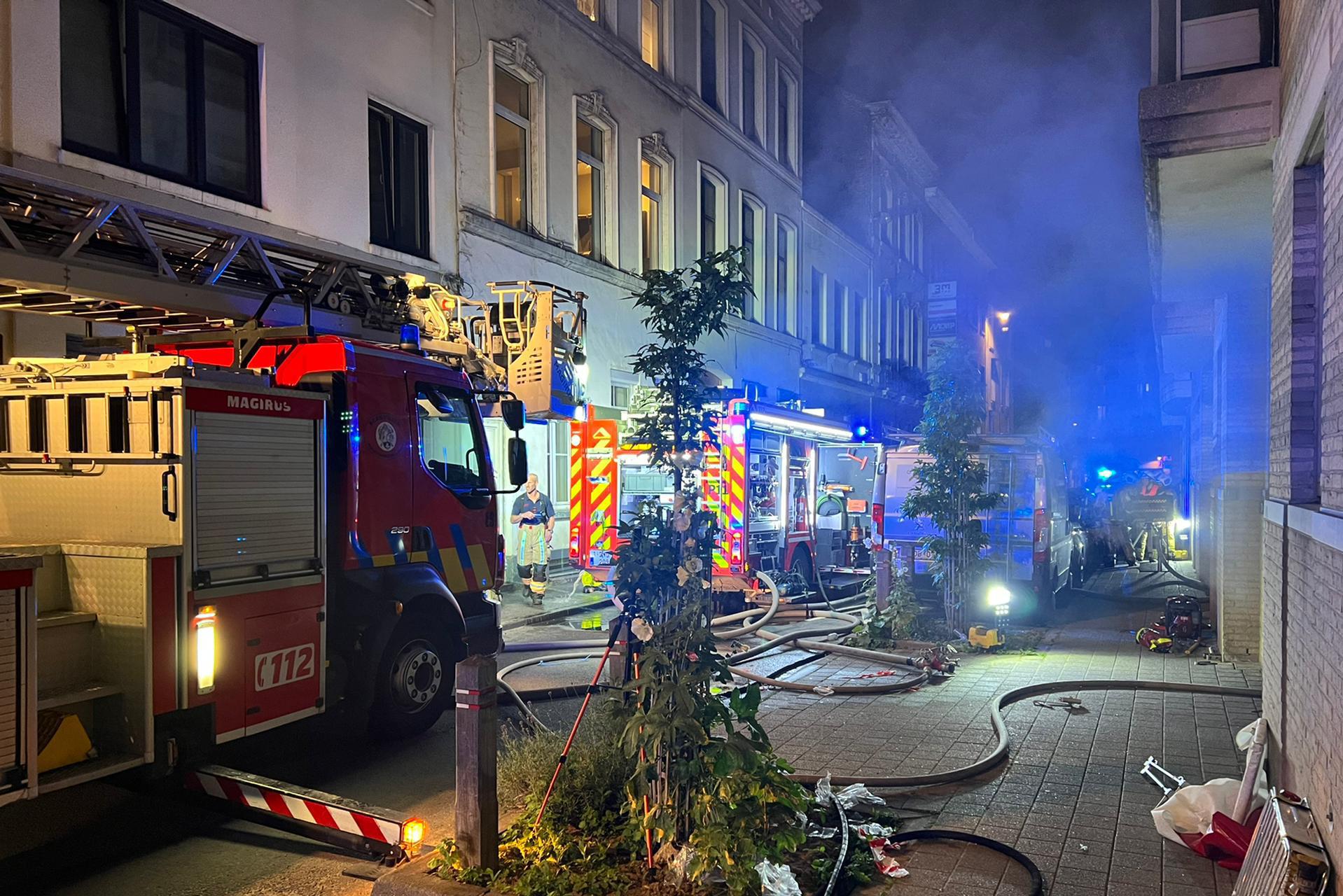 Twintigtal Bewoners Geëvacueerd Na Brand In Garage (Elsene) | Het ...