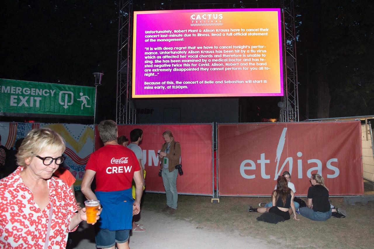 The stage was ready, so were the fans.  But legendary Led Zeppelin frontman did not show up at Cactusfestival (Bruges)