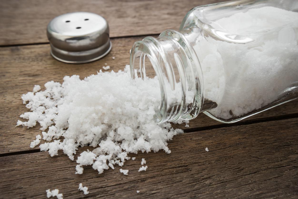 Новое исследование: «Немного соли в еде? Это может стоить вам нескольких лет жизни».