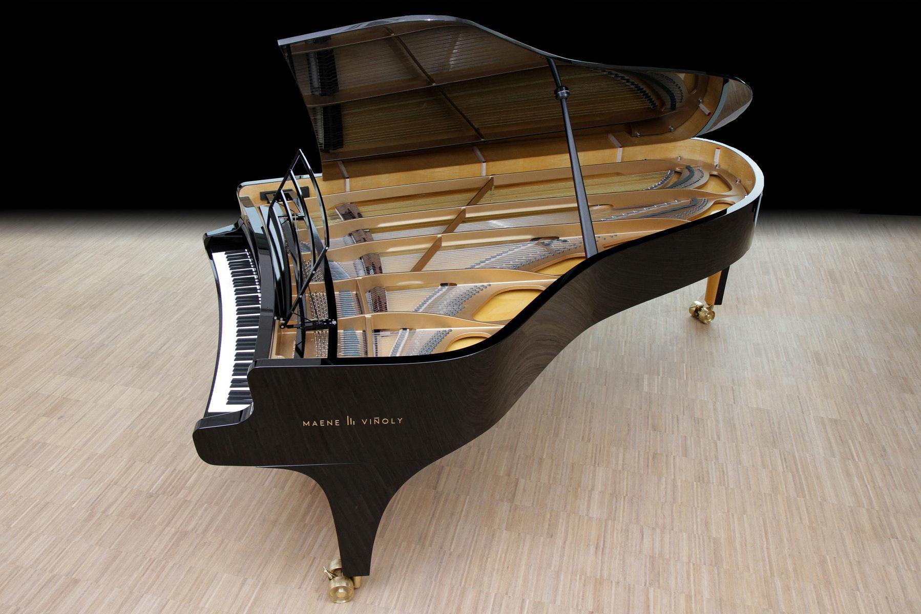 Piano's “vleugelpiano 2.0” gebogen klavier (maar voor die prijs kan je ook een huis kopen) (Ruiselede) | Het Nieuwsblad Mobile