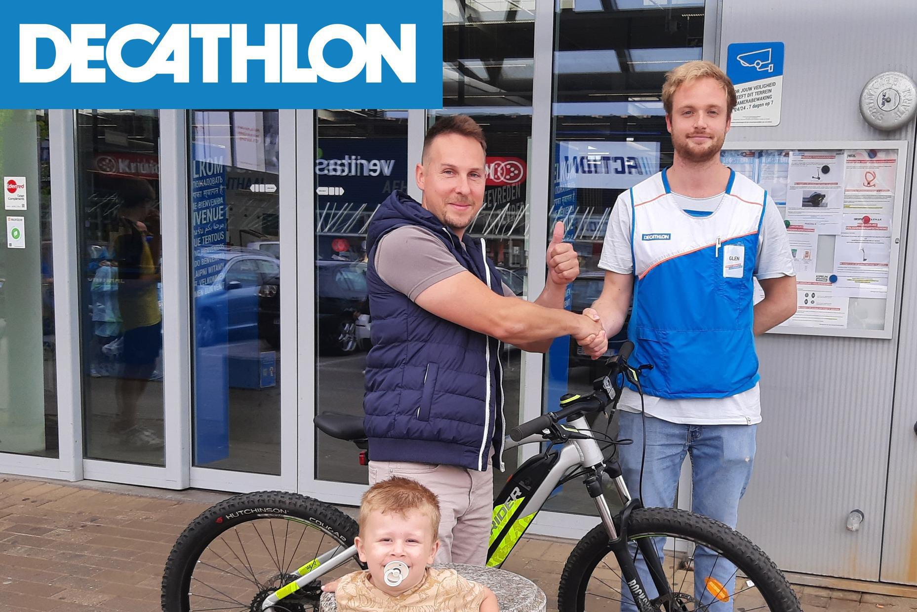 geluk Oneindigheid universiteitsstudent Decathlon geeft Erwin nieuwe mountainbike in bruikleen nadat vorige  gestolen werd in winkel: “Al een uur gaan fietsen” | Het Nieuwsblad Mobile