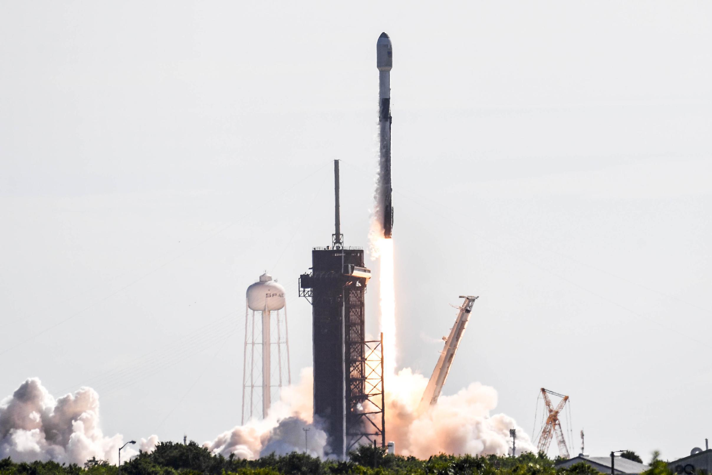 Fragmen rudal SpaceX ditemukan di padang rumput Australia