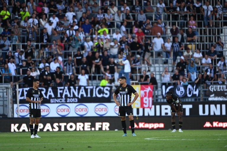 KV Oostende pakt verdiende zege bij matig Charleroi en prijkt zowaar met zes op negen, fans keren zich tegen Bayat