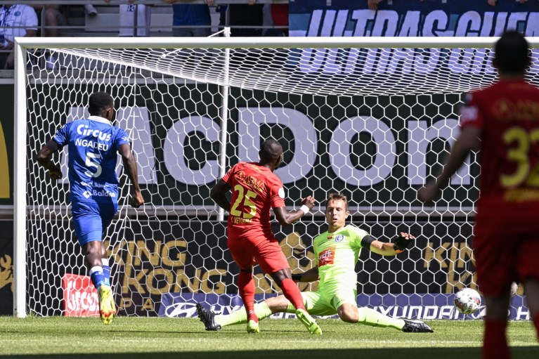 AA Gent komt tegen Westerlo terug van achterstand en bedankt Hugo Cuypers voor omgezette strafschop