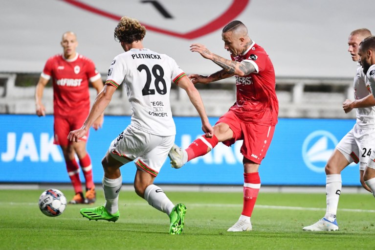 Antwerp zegeviert in doelpuntrijke partij tegen OH Leuven en pakt als enige team 9 op 9 