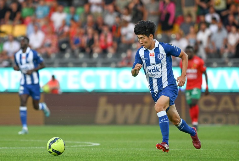 AA Gent boekt tweede zege op rij op veld van KV Oostende, debutant Hong  steelt de show met straffe omhaal | Het Nieuwsblad Mobile