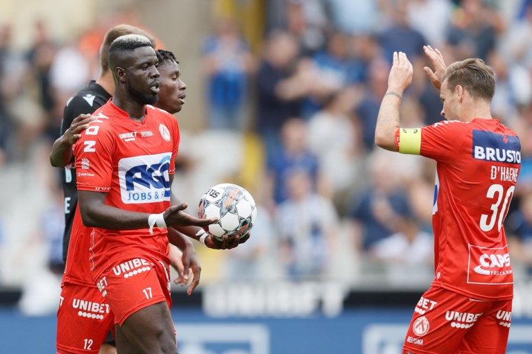 Club Brugge makes it unnecessarily difficult for itself KV Kortrijk and sees Noa Lang drop out with injury