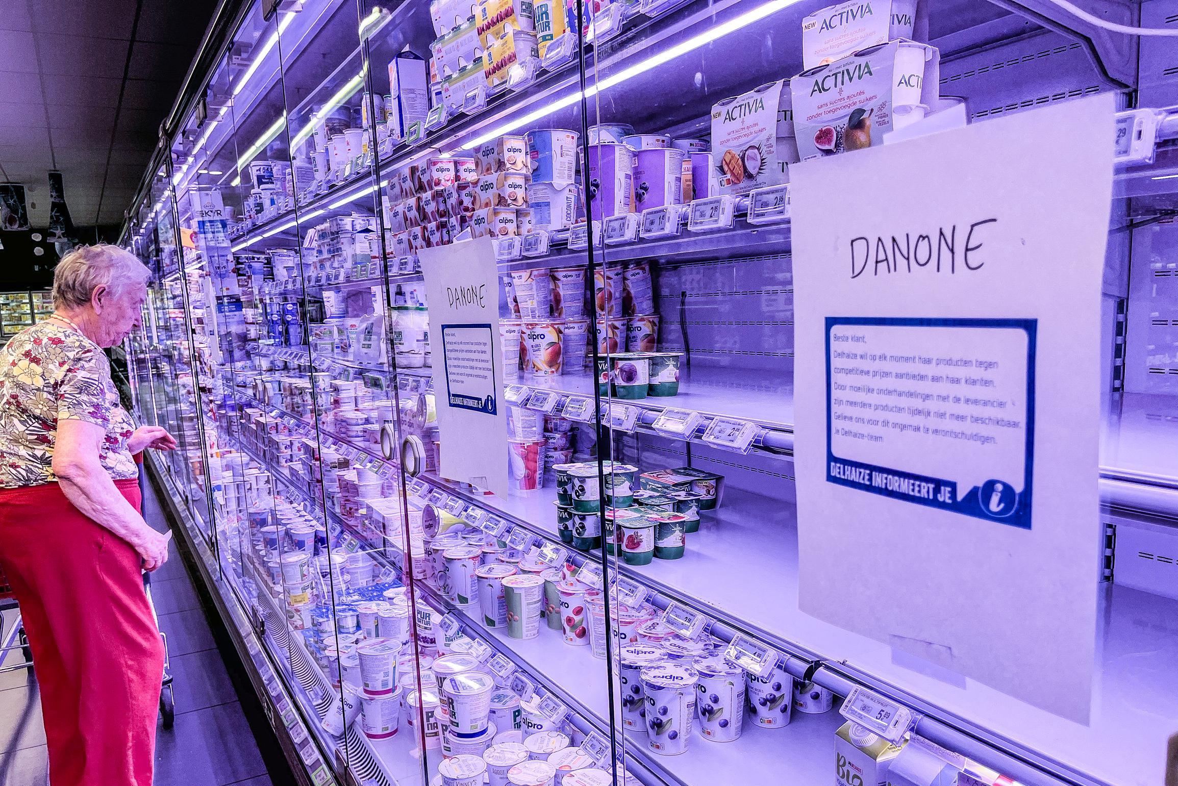 Empty racks in Delhaize and Lidl due to price conflict with Danone