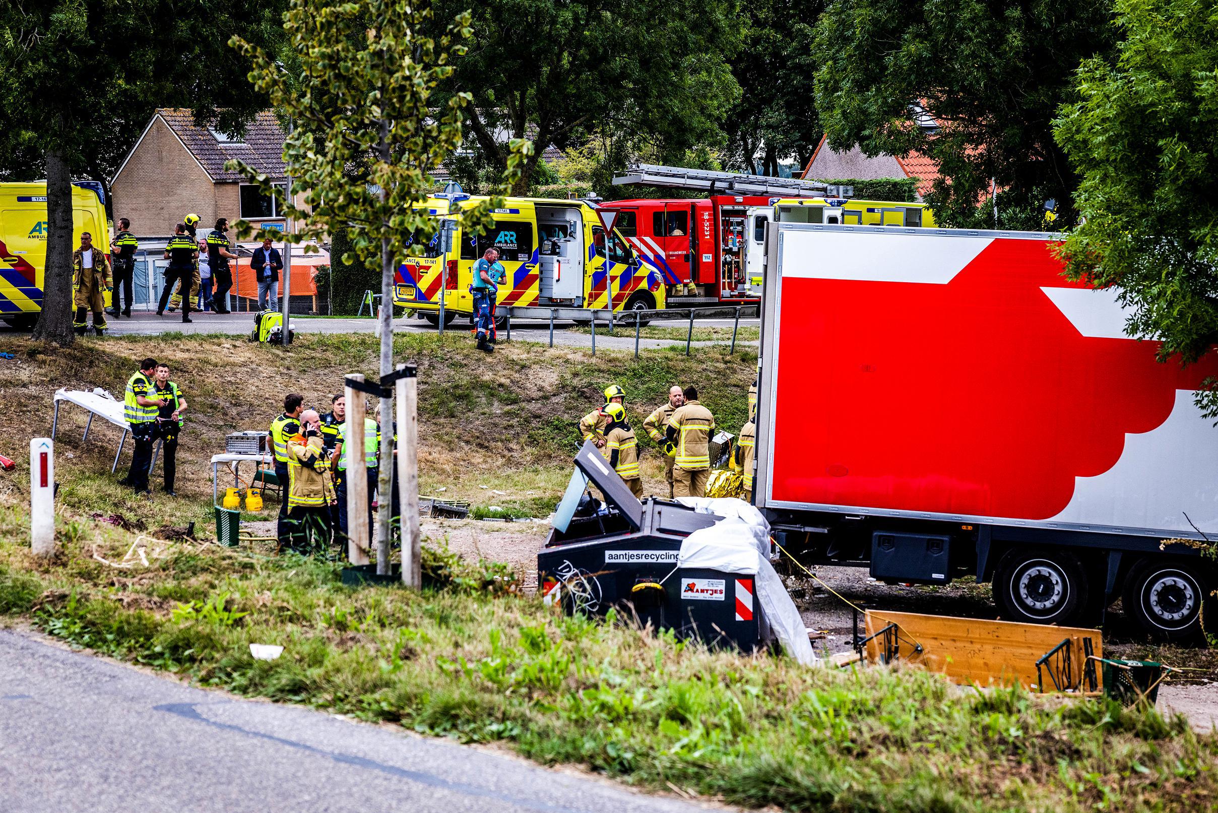 Sei morti e sette feriti dopo che un camion è rotolato in un quartiere dei Paesi Bassi: questo lo sappiamo già