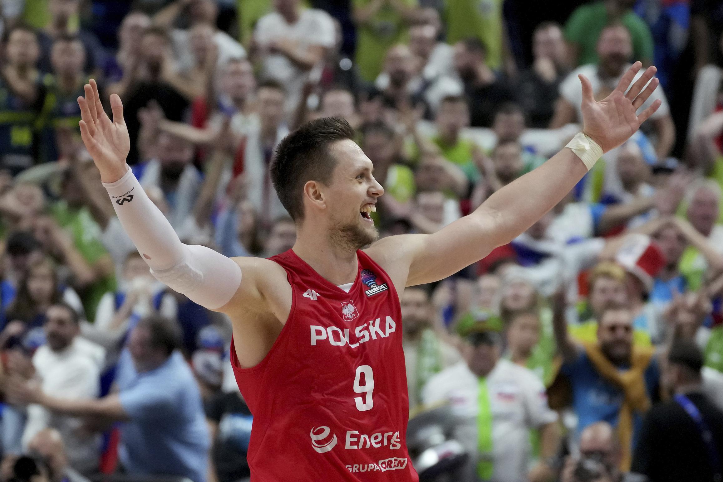 Polen wipt Europees kampioen Slovenië en Luka Doncic