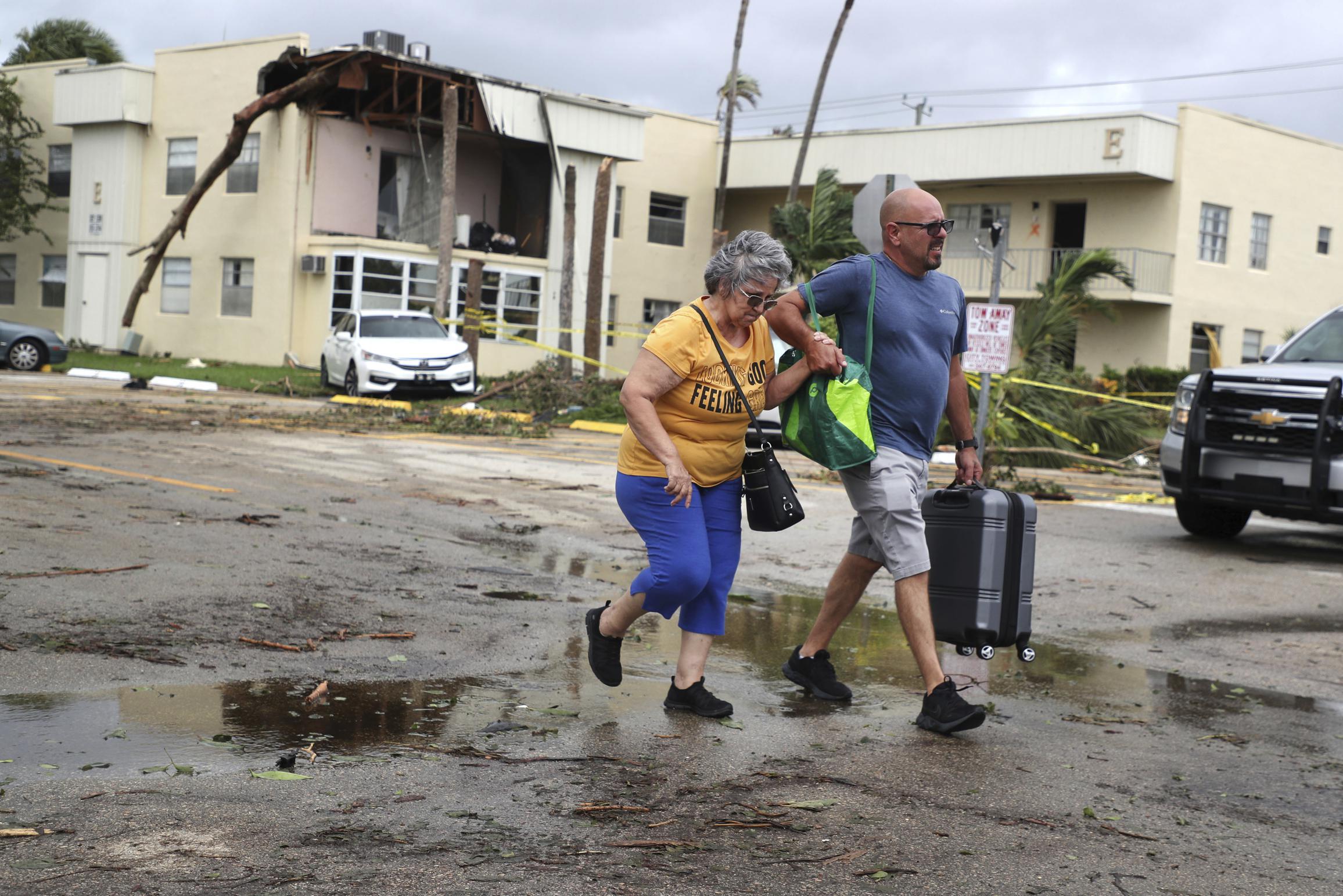 L’uragano Ian approda in Florida: venti fino a 250 km/h, 1 milione di persone senza corrente