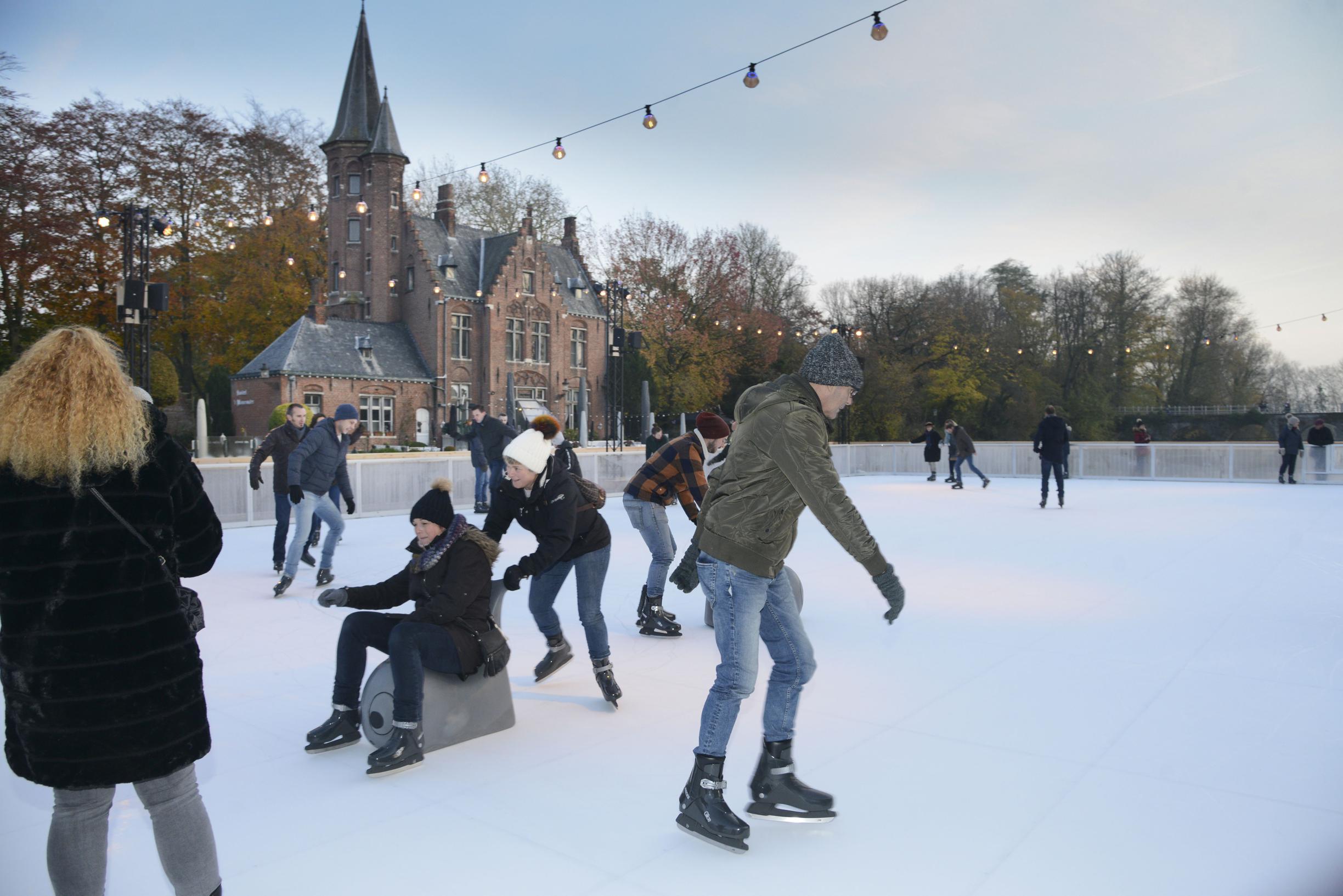 zwart Telegraaf dak Brugge kiest ook dit jaar voor schaatspiste met kunstijs: “Hier zal  schaatsen wel mogelijk zijn” (Brugge) | Het Nieuwsblad Mobile