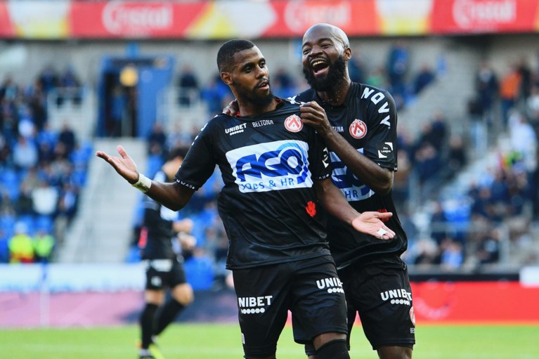 Paul Onuachu schenkt Racing Genk met twee doelpunten de volle buit tegen KV Kortrijk