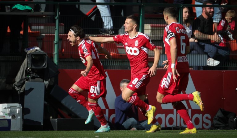 Verschroeiende start met drie goals in negen minuten levert Standard overwinning op tegen onmachtig Antwerp