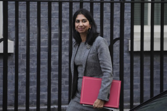 Political chaos in the UK escalates: Home Minister Suella Braverman resigns